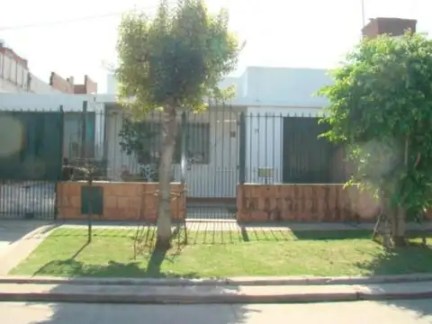 Casa en venta en Almirante Brown