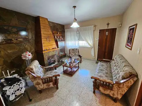 Casa en Venta en San Nicolas De Los Arroyos, USD 95.000