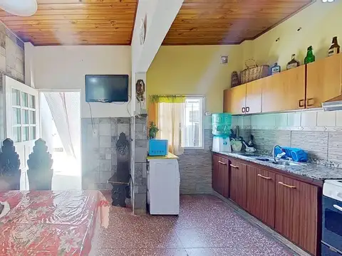 Casa en Venta con 2 cocheras
