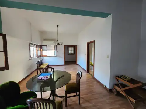 Casa en Alquiler en Ramos Mejia, USD 1.800
