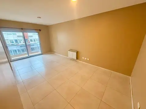 Departamento en Santa Fe 2500 en alquiler de tres ambientes con cochera y baulera