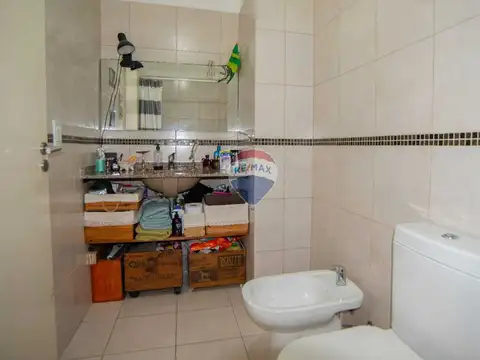 Monoambiente con balcón al frente super luminoso