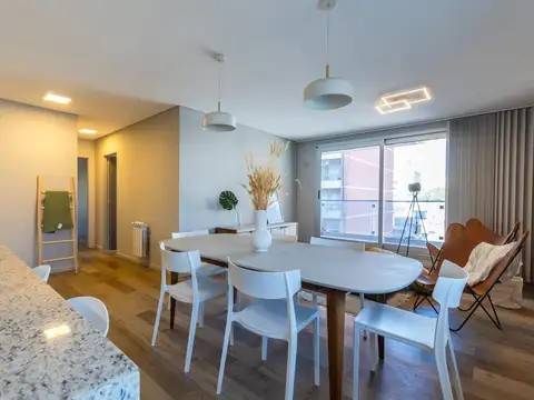 EN VENTA - DEPARTAMENTO DE 2 DORMITORIOS CON BALCON- BARRIO CENTRO