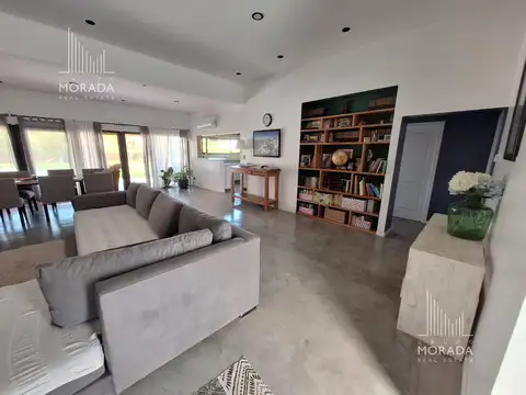 Casa 5 ambientes con 3 baños