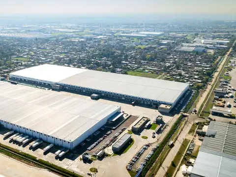 Depósito en Centro Logístico Premium en Triángulo