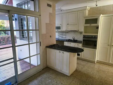 Casa en Venta con 4 cocheras