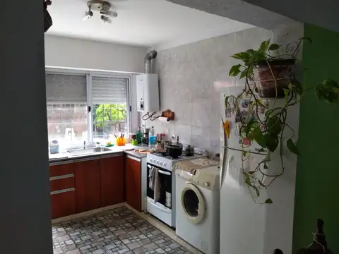 Victorino de la Plaza 900