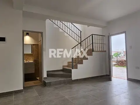 Grand Bourg. Av. De Los Incas 2903. Casa 100