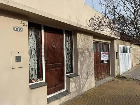 VENDEMOS CASA EN BARRIO RESIDENCIAL APTA CREDITO