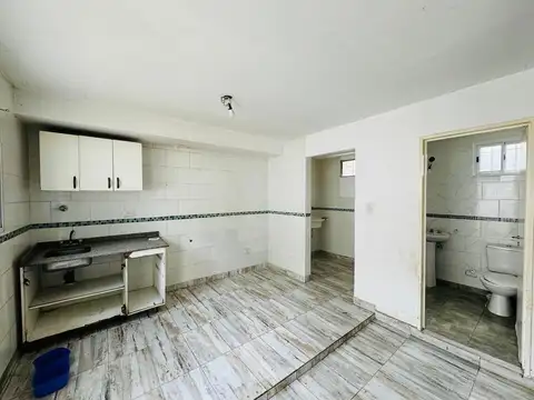 Casa 7 ambientes con 2 baños