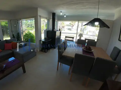 Casa 2 Dormitorios en Venta en Pinamar Barrio Álamos