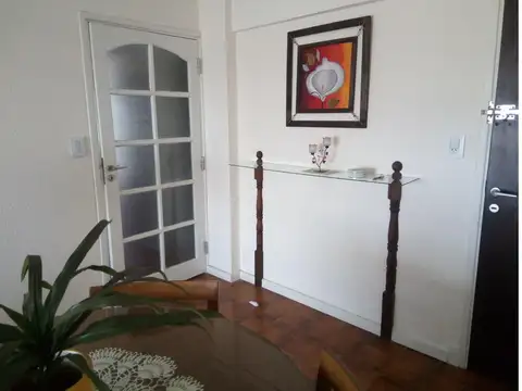 Temporada - 2 ambientes a la calle - Entre Rios 2100 - Plaza Colón - Mar del Plata