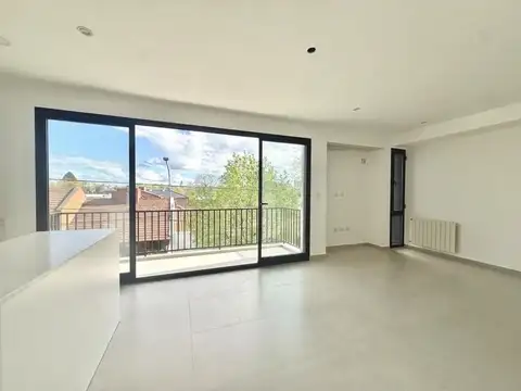 departamento semipiso 3 ambientes en venta en lujan centro desde el pozo con balcón y cochera
