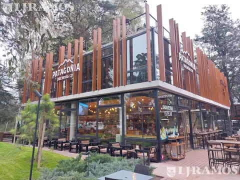 Local en Parque Leloir