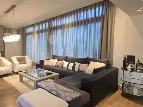 Venta Casa Rumenco 5 ambientes. Sobre 2 lotes. Piscina. 950m2 de parque.