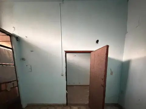 CASA CON LOCAL COMERCIAL Y GALPON EN ALQUILER EN PARQUE CHACABUCO