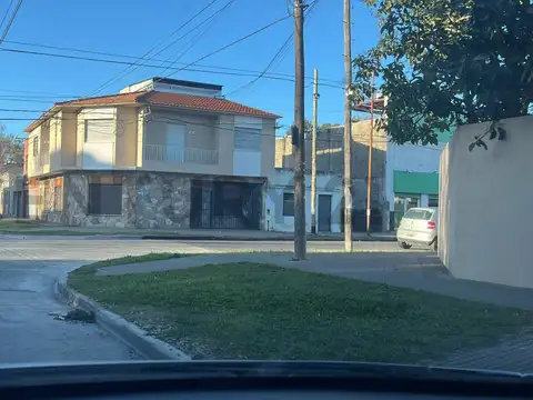 525 esquina  8 1300, Piso 0