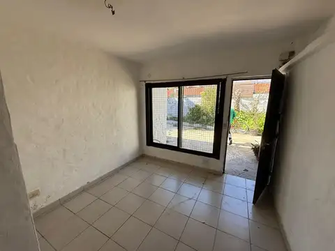 Depto Tipo Casa en Alquiler de 2 ambientes