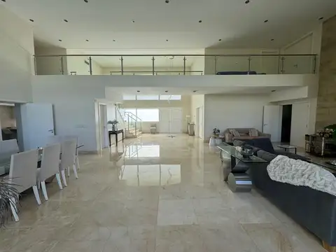 Casa en Venta de 5 dormitorios