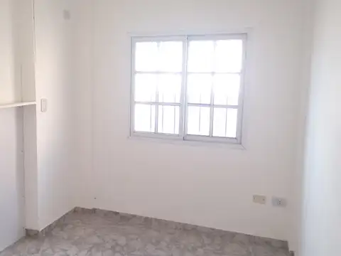 Departamento en Venta en Isidro Casanova, USD 60.000