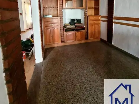 Casa en Alquiler con 2 cocheras