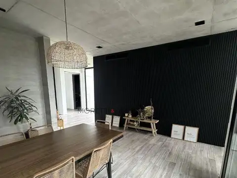 Casa 8 ambientes con 5 baños