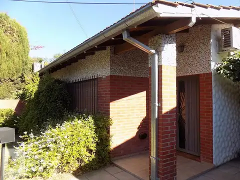 Adrián De Rosario Luna 1700