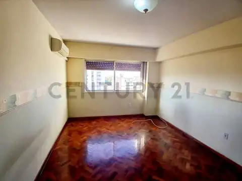 Century 21 López vende amplio departamento céntrico en la Ciudad de Mendoza