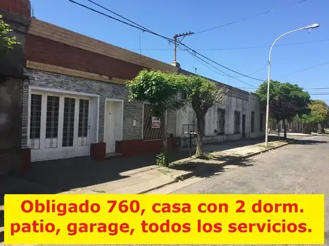 Vendo casa a reciclar excelente ubicación.