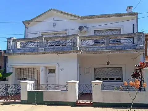PH/CASA 1°P - 3 AMB VENTA OLIVOS TERRAZA Y BALCON