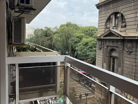 M T De Alvear 1800, Piso 4