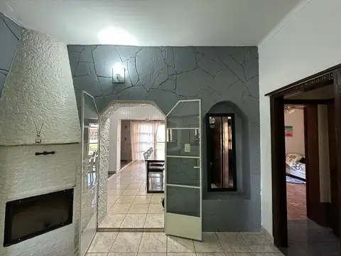 Casa 6 ambientes con 1 baño