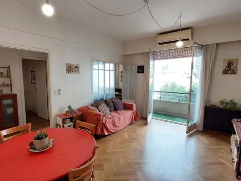 Venta departamento de 4 ambientes con balcón en San Telmo
