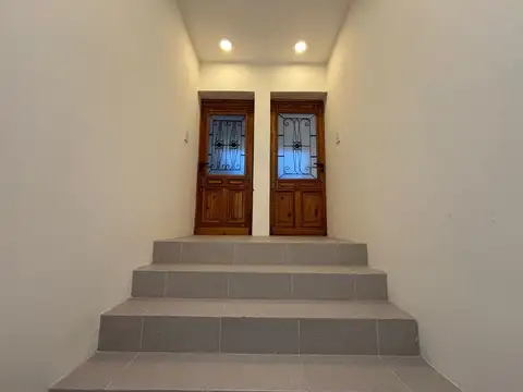 Casa 6 ambientes con 1 baño