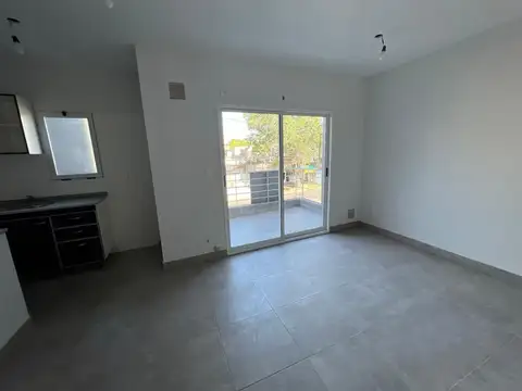 Depto Tipo Casa en Alquiler de 2 ambientes