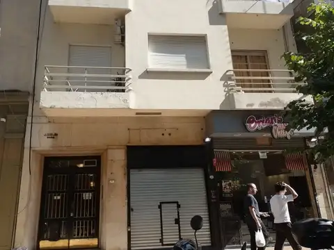 Alquiler oficina 3 amb. balcón al frente Monserrat