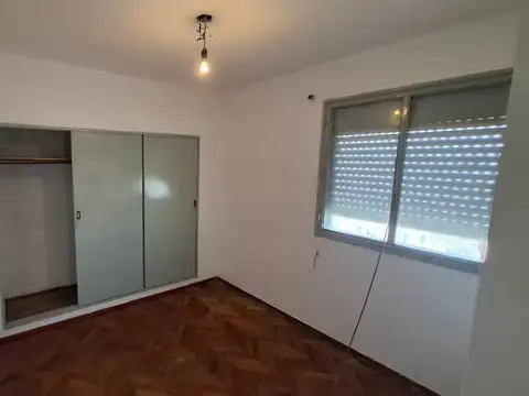 Departamento en Alquiler en Pompeya, $ 410.000