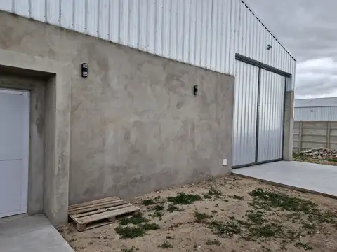 Galpon en Alquiler 30  mts Fondo