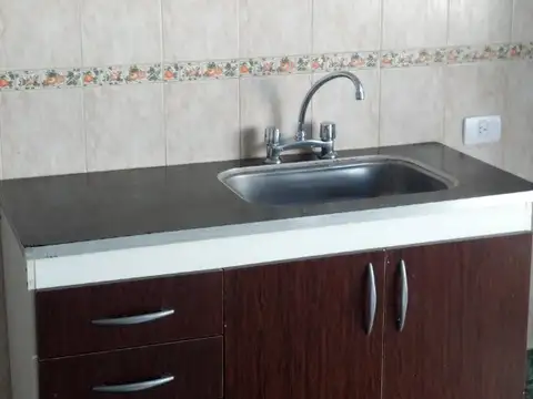 Casa 2 ambientes con 1 baño