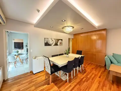 Impecable 5 Ambientes Premium al Frente con Doble Cochera. Apto credito.