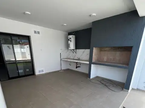 Casa 3 ambientes con 2 baños