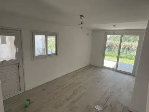 Casa 3 ambientes con 1 baño