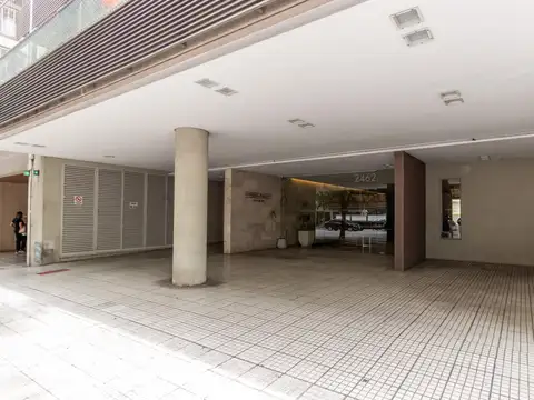 Luminoso departamento en piso alto con cochera en venta ubicado en Torre Essence, Belgrano.