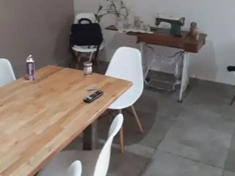 Casa 5 ambientes con 2 baños