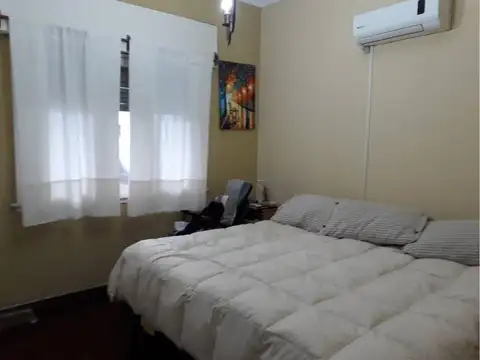 Chalet 4 ambientes con jardín en excelente ubicación!