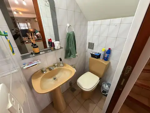 Depto Tipo Casa 5 ambientes con 2 baños