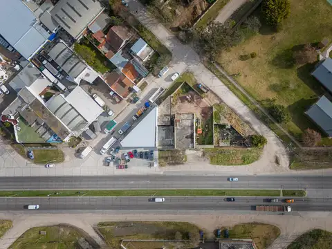 Venta - 3 lotes - Galpón - Zona Industrial