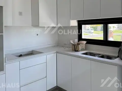 Casa 4 ambientes con 3 baños