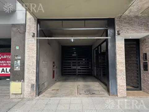 Venta cochera cubierta en Almagro