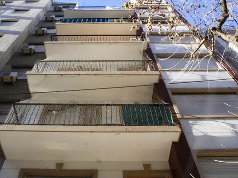 Venta 3 amb mas dependencia al frente con balcón